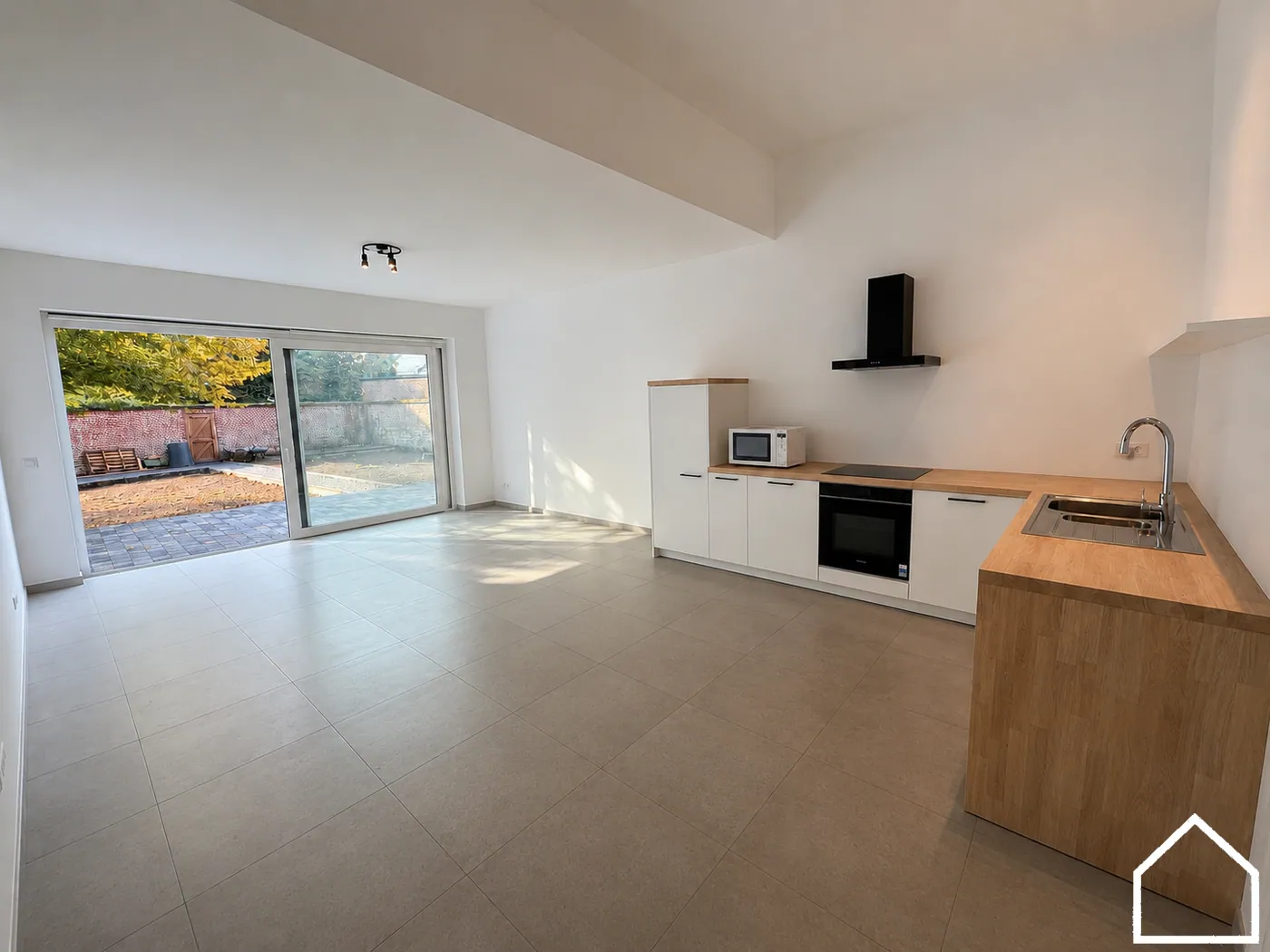 INSTAPKLAAR APPARTEMENT MET TERRAS EN TUIN IN HARTJE VLAMERTINGE - foto 4