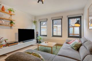 Deze ruime bel-etagewoning bevindt zich in het hart van Retie, op een steenworp afstand van de kerk, supermarkten, het openbaar vervoer en...