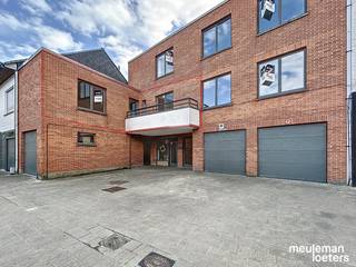 Dit lichtrijk appartement geniet van een rustige doch centrale ligging nabij het historisch centrum van Brugge.Het appartement is gelegen op de...