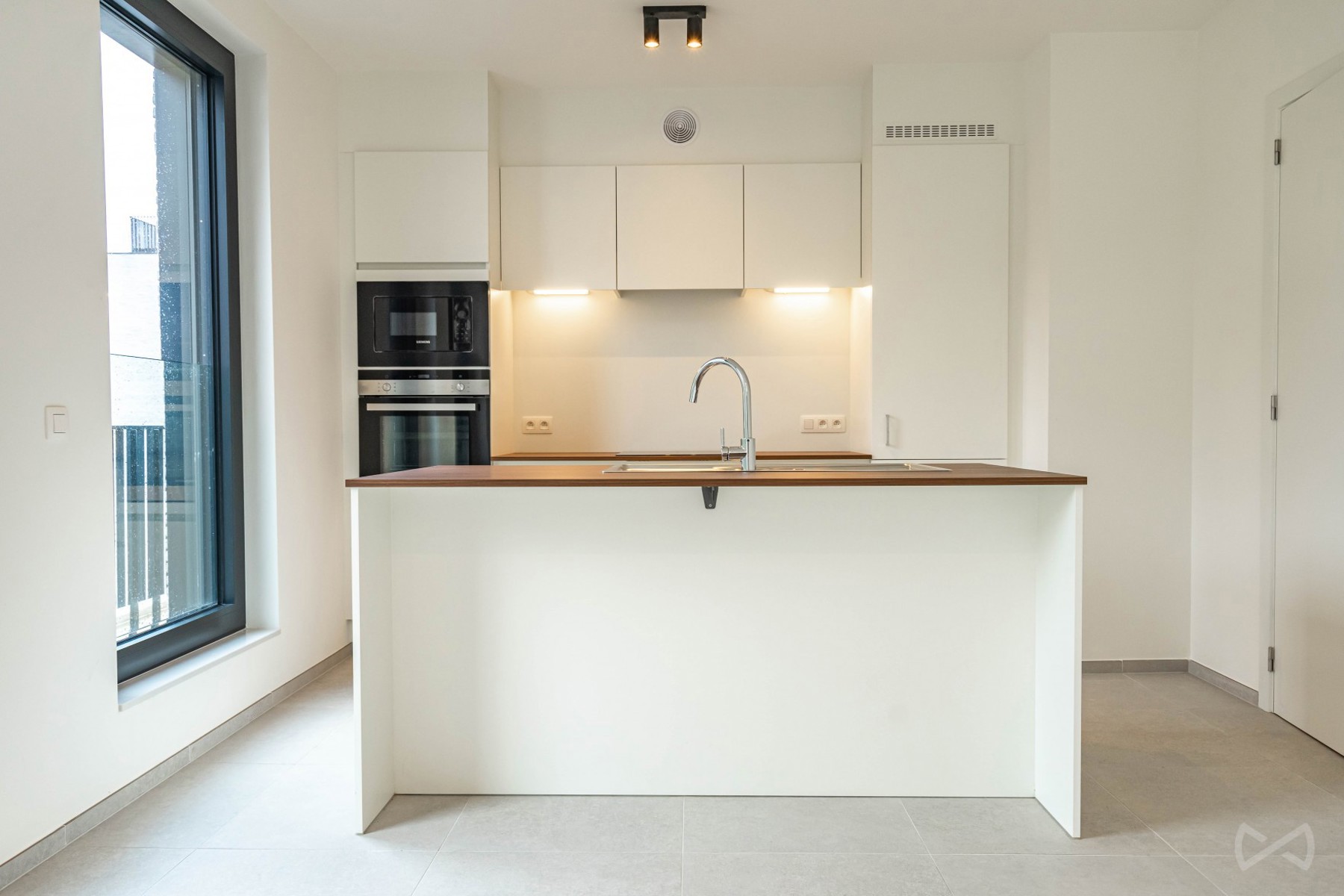 Apartment for rent in Schaerbeek with 3 bedrooms - photo 3