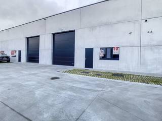 Unités PME récemment construites d'environ 220 à 225 m² à vendre à Waregem. Le parc PME bénéficie d'un emplacement privilégié sur la...