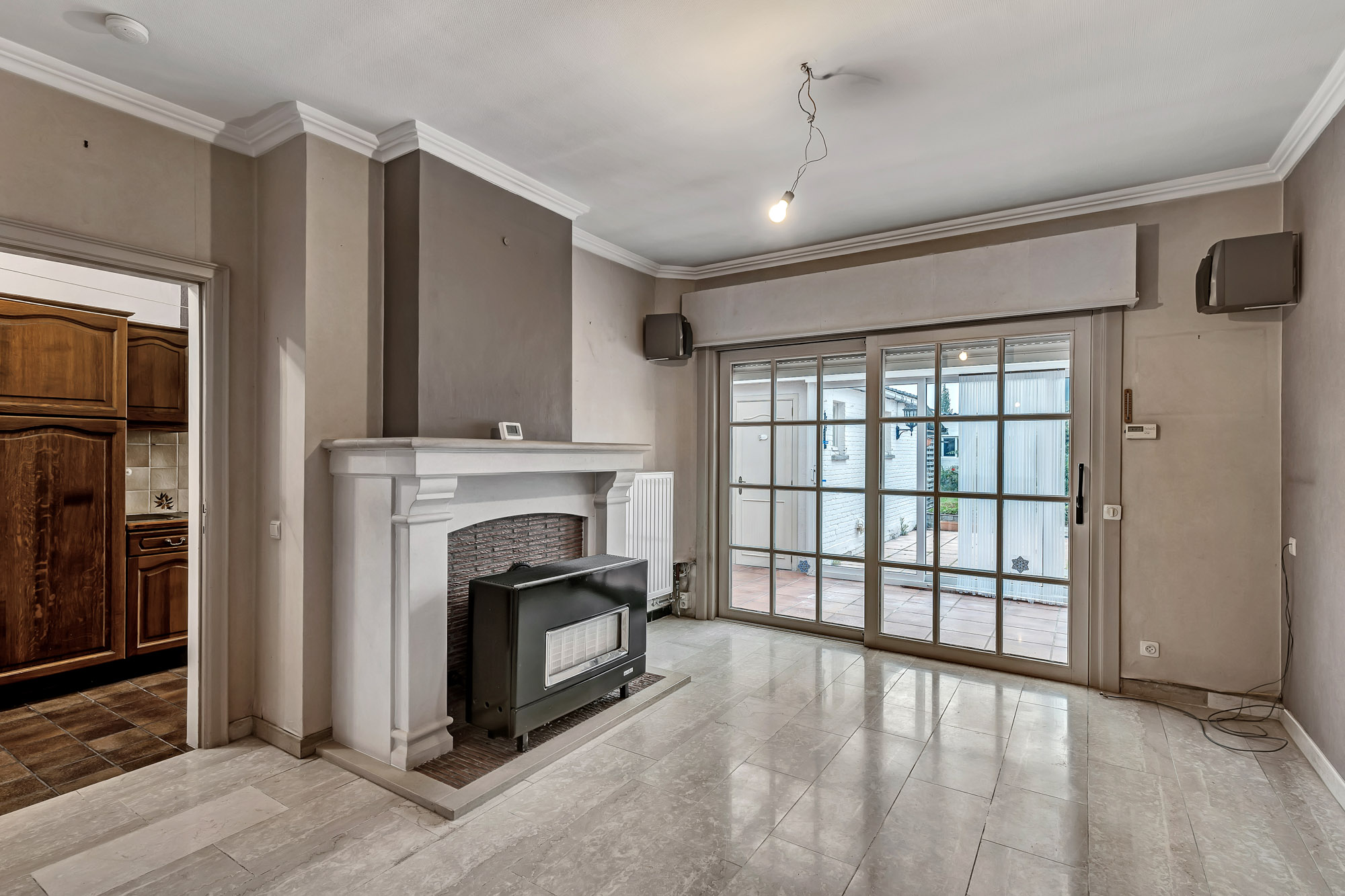 Te moderniseren woning met 3 slaapkamers en garage - foto 5
