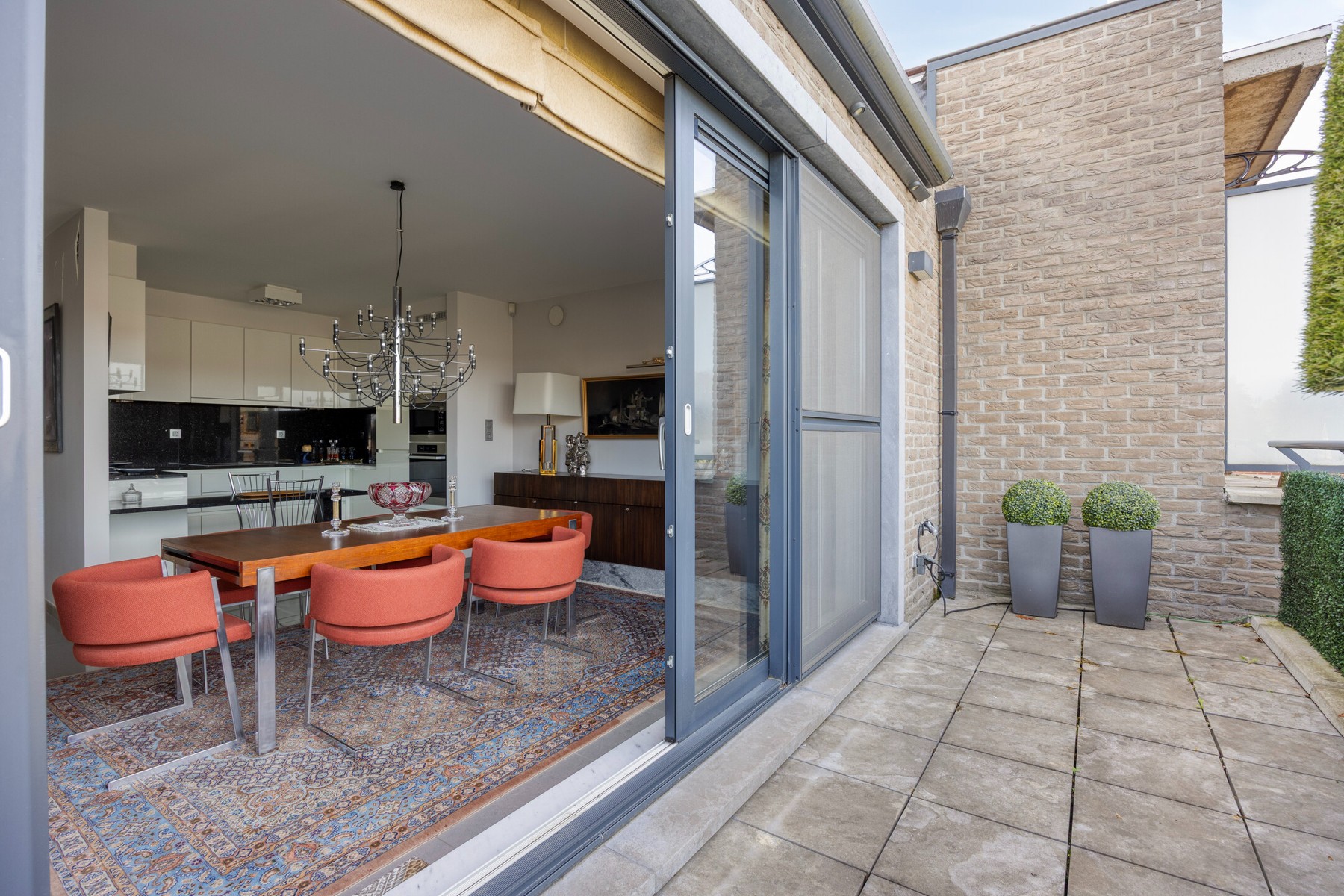 Mooi appartement met tijdloze architectuur in nieuwstaat - foto 5