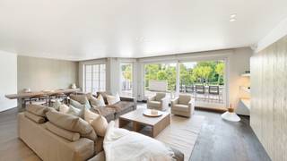 Prachtig appartement met uitzonderlijke terrassen in een privatief domein van 5 ha met binnenzwembad en op enkele stappen van het Zwin, de...