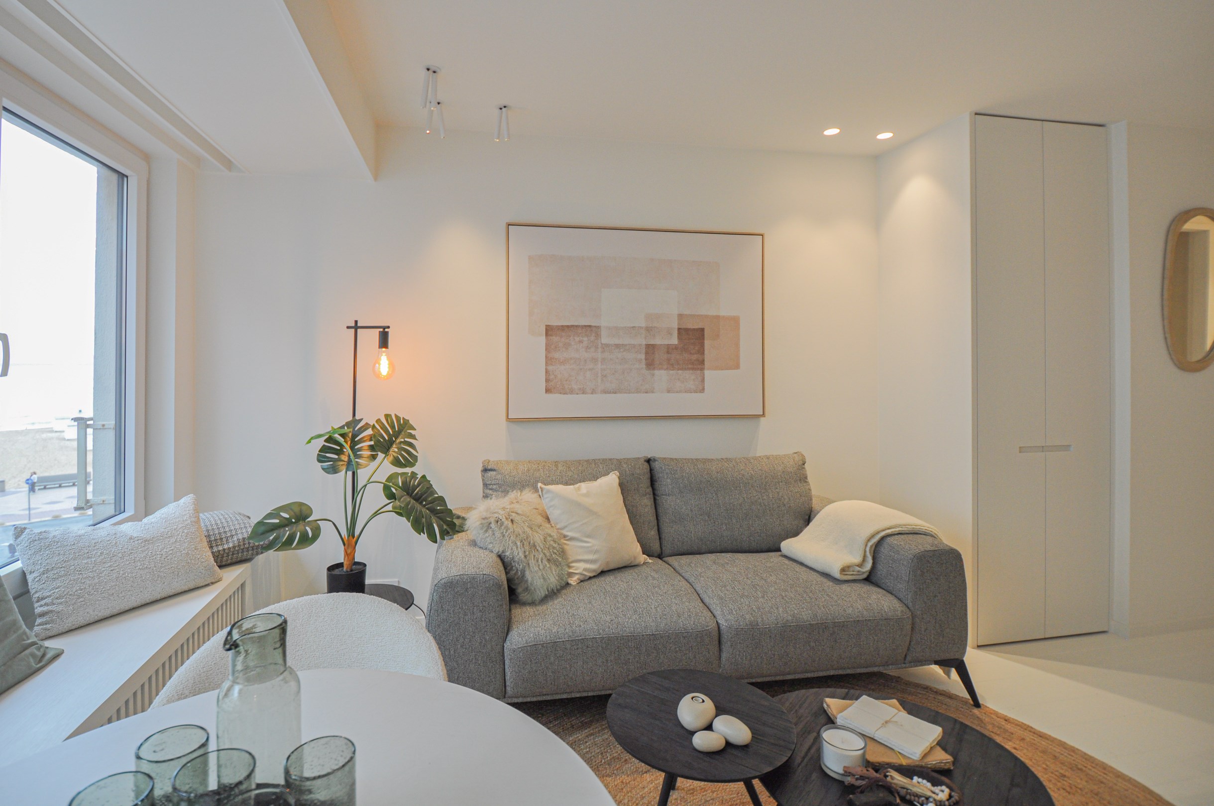 Volledig gerenoveerd appartement met een mooi zijdelings zeezicht gelegen in het Zoute. - foto 3