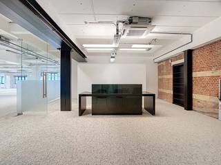 Ruime kantoorruimte te huur met een totale oppervlakte van 600 m². De kantoren beschikken over veel raampartijen, wat zorgt voor een...