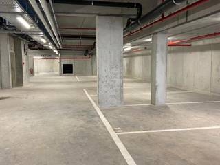 Heb je genoeg van parkeerproblemen in het centrum? Grijp nu je kans om een ondergrondse parkeerplaats aan te kopen op een uitstekende locatie in...