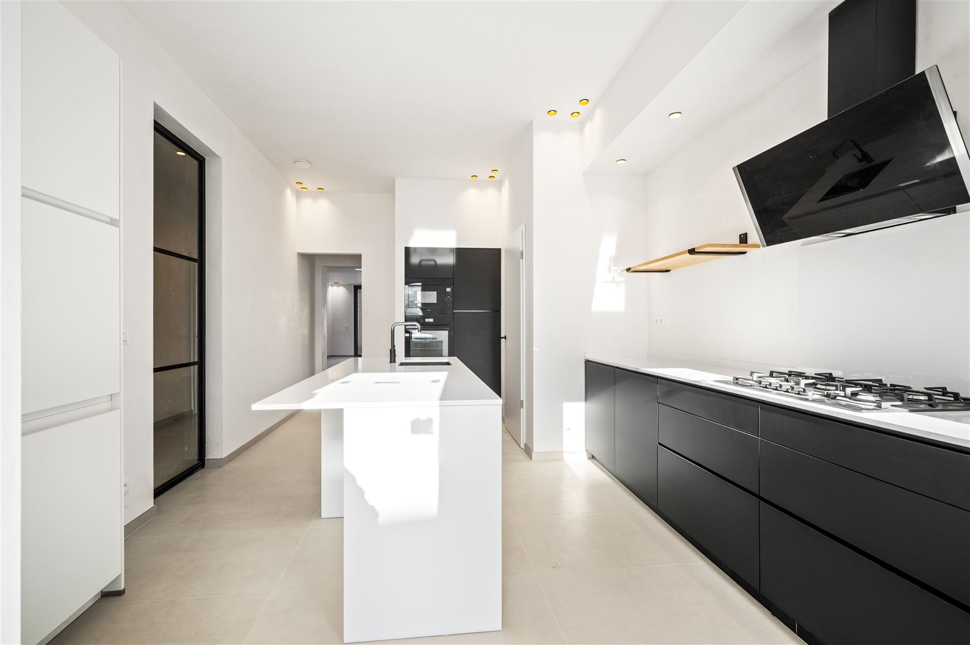 Vernieuwde woning met 3 kamers, garage en tuin - foto 5