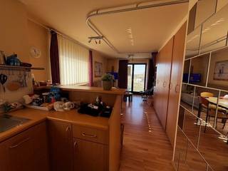 Appartement met 1 slaapkamer gelegen in goede moderne residentie met met mooi lateraal zeezicht. Alle winkels en openbaar vervoer in de...