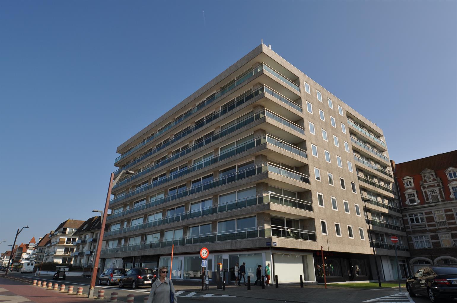 Garage for sale in Knokke-Heist - photo 1