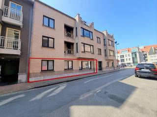 Appartement très bien situé, à proximité du centre et de la plage de Heist. En plus de sa bonne disposition, l'appartement dispose de 3 chambres...