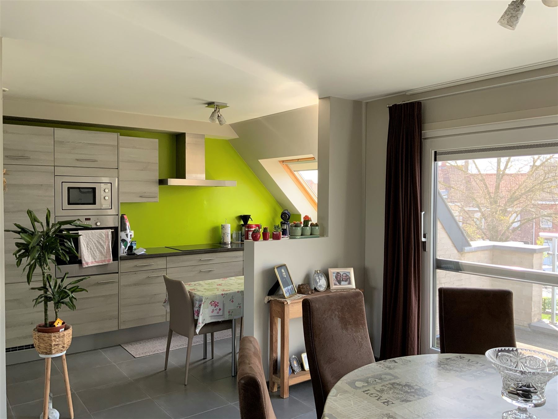 Ruim appartement met 2 terrassen en garagebox - foto 2