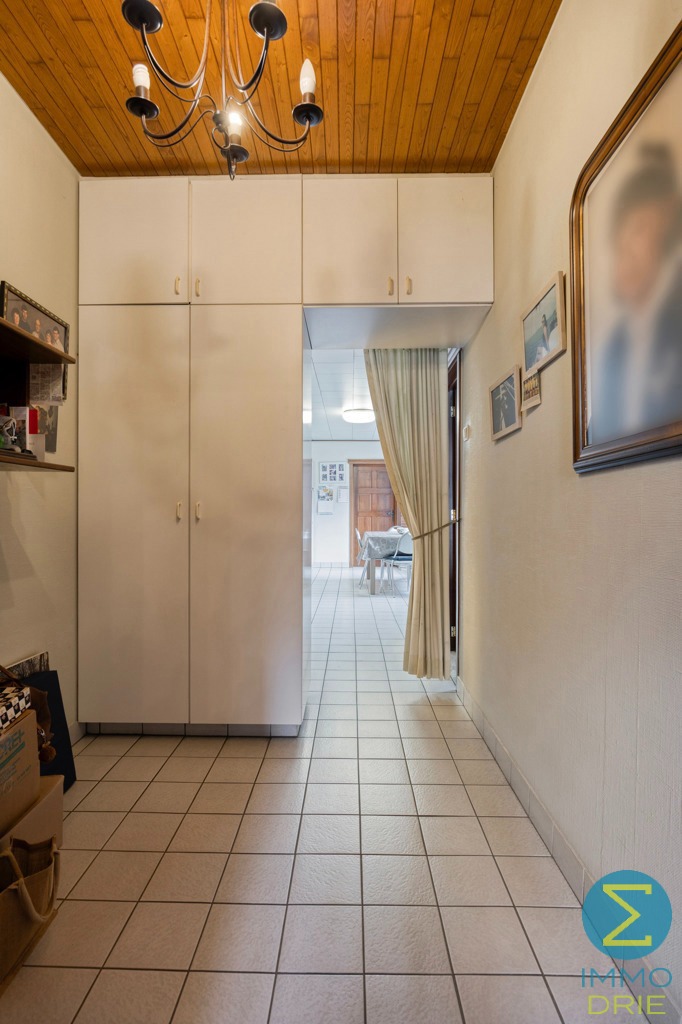 Verzorgde woning met ruime garage en tuin op 570m² - foto 4