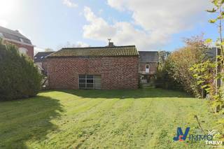 Discover this great opportunity to acquire a spacious village house with garden and outbuilding in a charming Hesbion village, with a total...