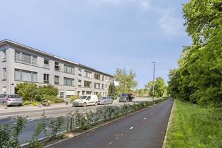 L'appartement que nous proposons à la vente ici à Wommelgem est situé dans la Draaiboomstraat 53, au deuxième étage. Surplombant la beauté...