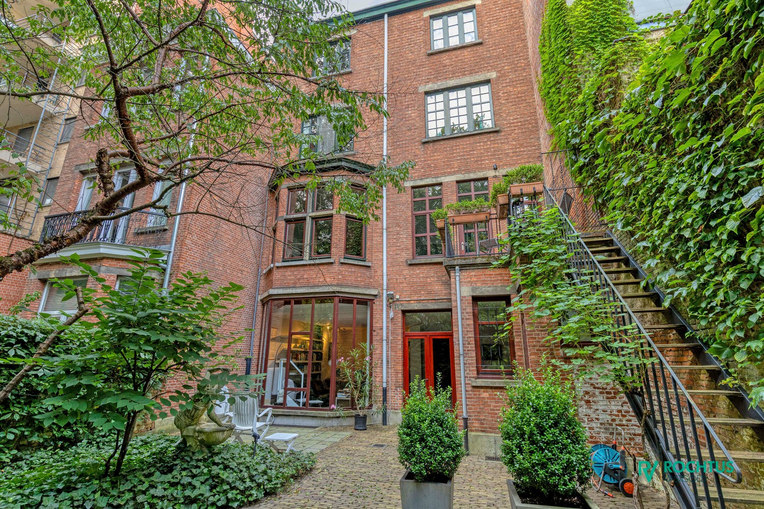 Imposante herenwoning met stadstuin en inpandige parking in de Harmoniewijk - photo 5