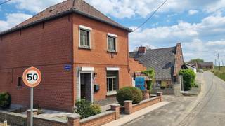 Goed gelegen TOFFE WONING met 3 slaapkamers, GARAGE en TUIN. INDELING: inkom en traphal, keuken met eetplaats, RUIME woonkamer,...