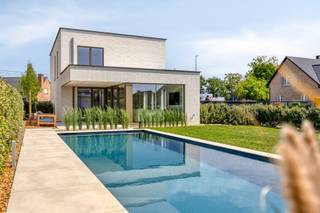 Zeer exclusieve energieneutrale nieuwbouwvilla (253 m2) met 3 slaapkamers, verwarmd zwembad en poolhouse gelegen te Paal (Beringen) op 8a21caGelegen...