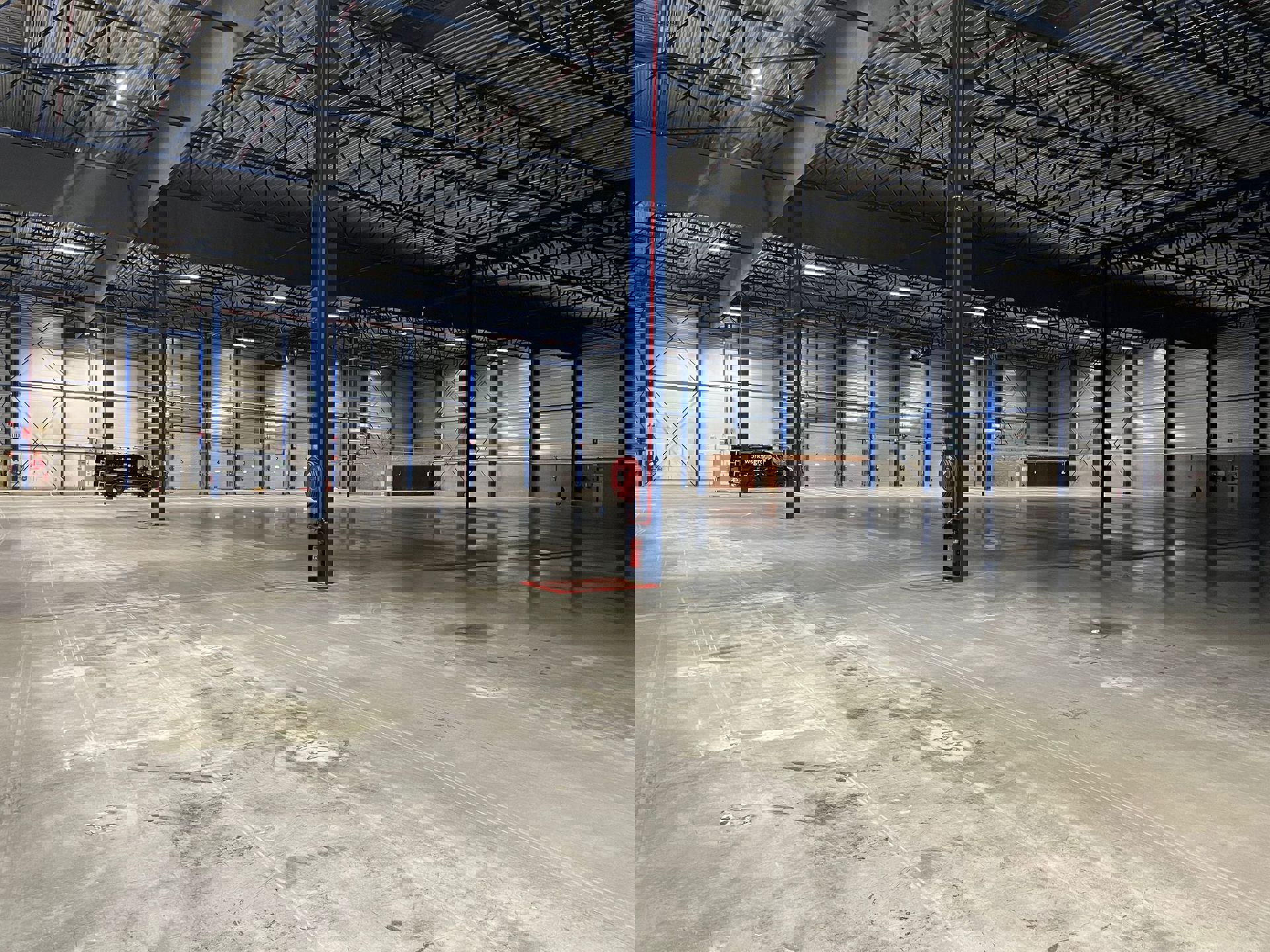 Moderne magazijnen 8.857 m²  met kantoren 476m²  te huur - foto 4