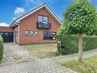 Energiezuinige woning op wandelafstand van De Gavers, bestaande uit een ruime inkomhal met gastentoilet, een lichtrijke leefruimte met eet-...