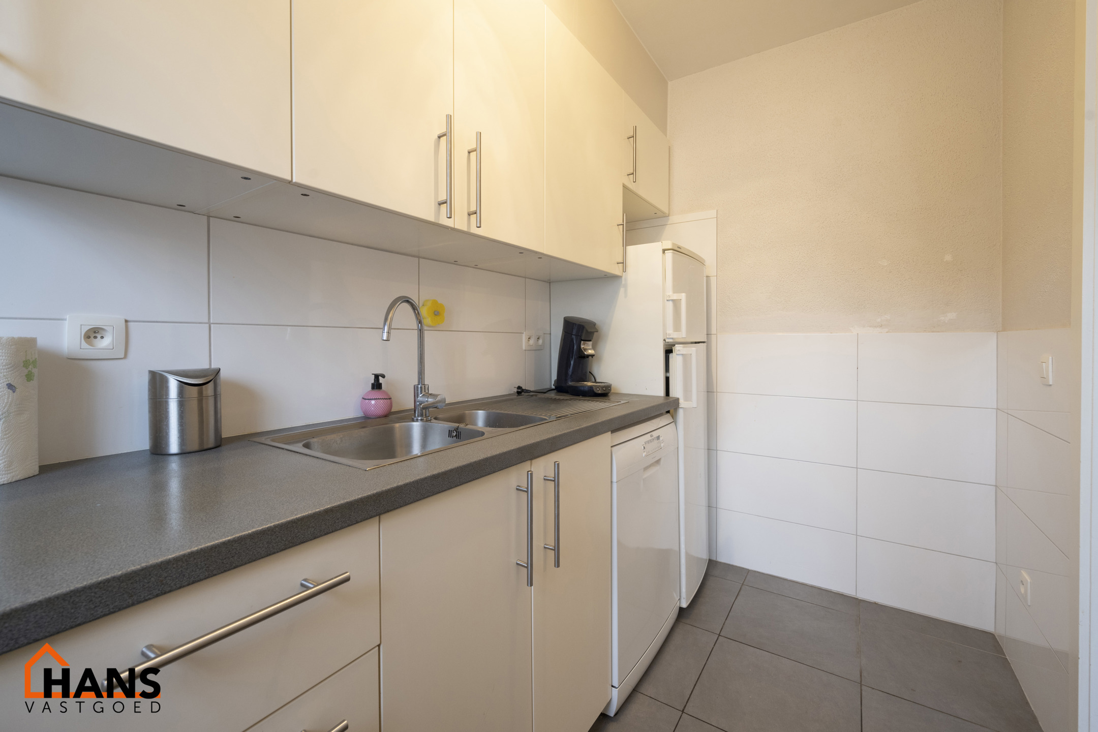 Recent gerenoveerd gelijkvloerappartement met stadstuin. - foto 5