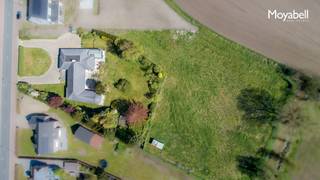 Te renoveren karaktervolle woning op een uitzonderlijk perceel van meer dan 8.000 m², gelegen op een idyllische en rustige locatie in Ursel...