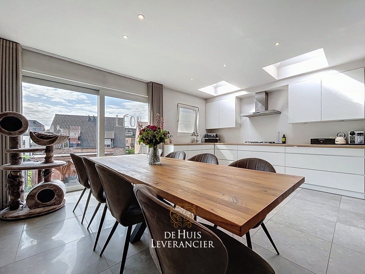 Instapklaar pareltje in Kontich Kazerne te koop, rustig gelegen bel-etage mét tuin - foto 1