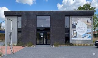 Ce centre médical récemment construit à Astene bénéficie d'une excellente visibilité et d'une excellente accessibilité en raison de son emplacement...