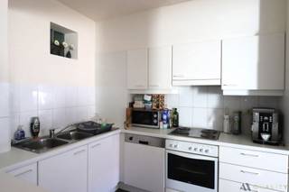 Twee-slaapkamer-appartement met terras in het bruisende centrum van Bornem. Dit appartement op de eerste verdieping beschikt over een...