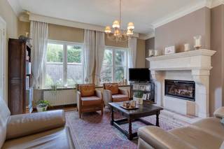 [[ DIT PAND NEEMT DEEL AAN DE ERA OPEN HUIZEN DAG OP 6/12 VAN 9:30 TOT 10:30 ]] Deze villa vind je in een rustige, doodlopende straat waar je...