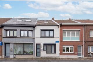 Welkom in de Advokaatstraat 16, een gezellige starterswoning op wandelafstand van winkels, scholen en horeca. Bovendien kent de woning een...
