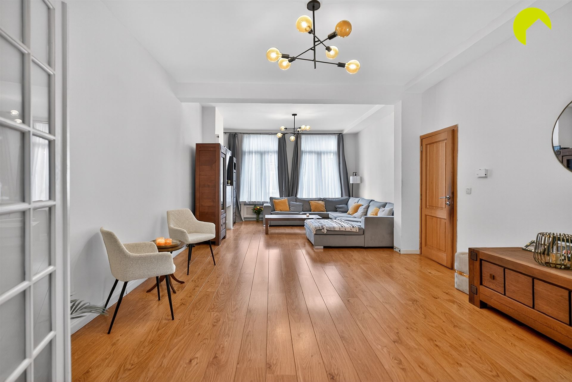 Ruime woning met 4 slaapkamers, 2 badkamers en 2 keukens - foto 3