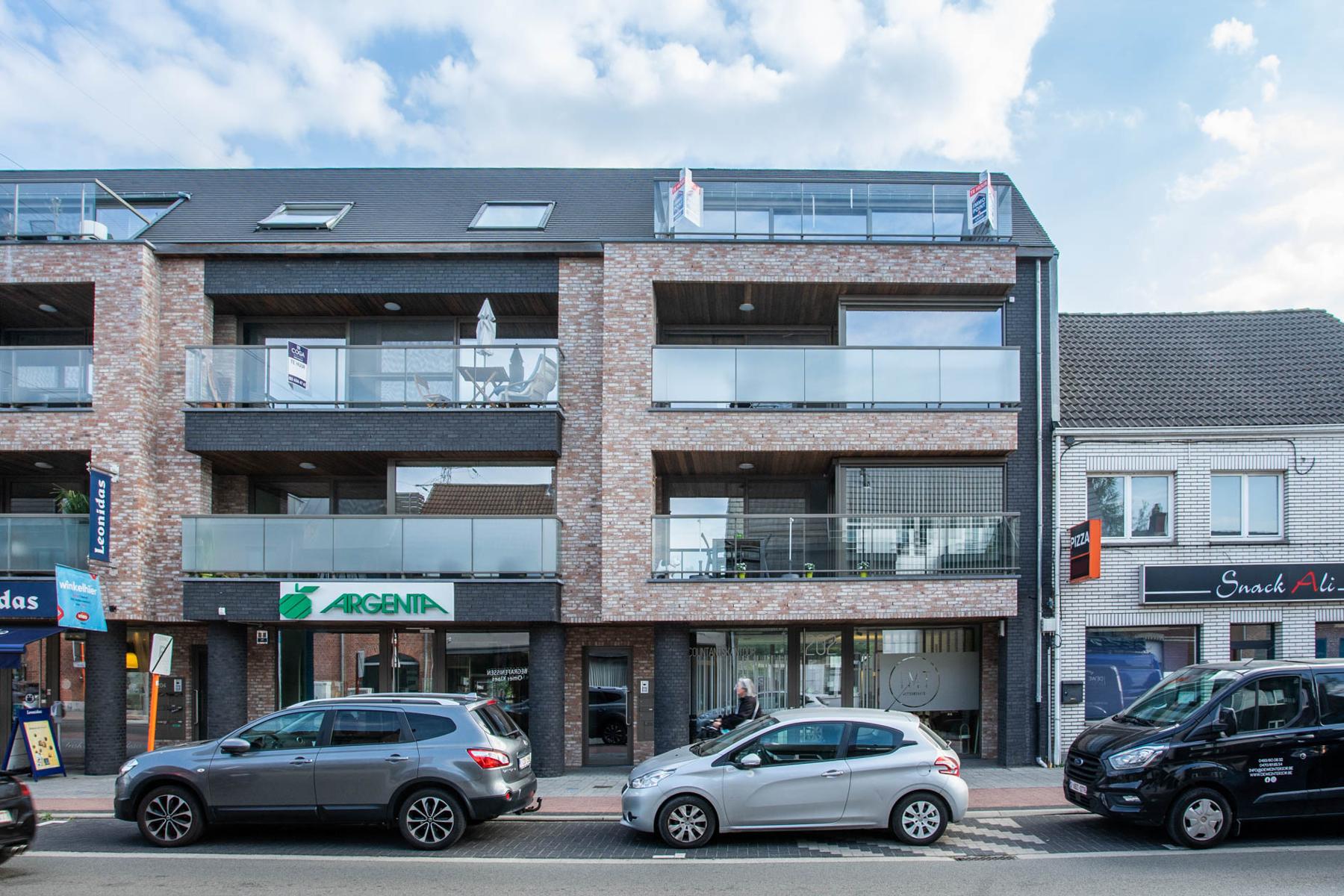 DAKAPPARTEMENT MET 2 SLAAPKAMERS EN TERRAS - foto 1