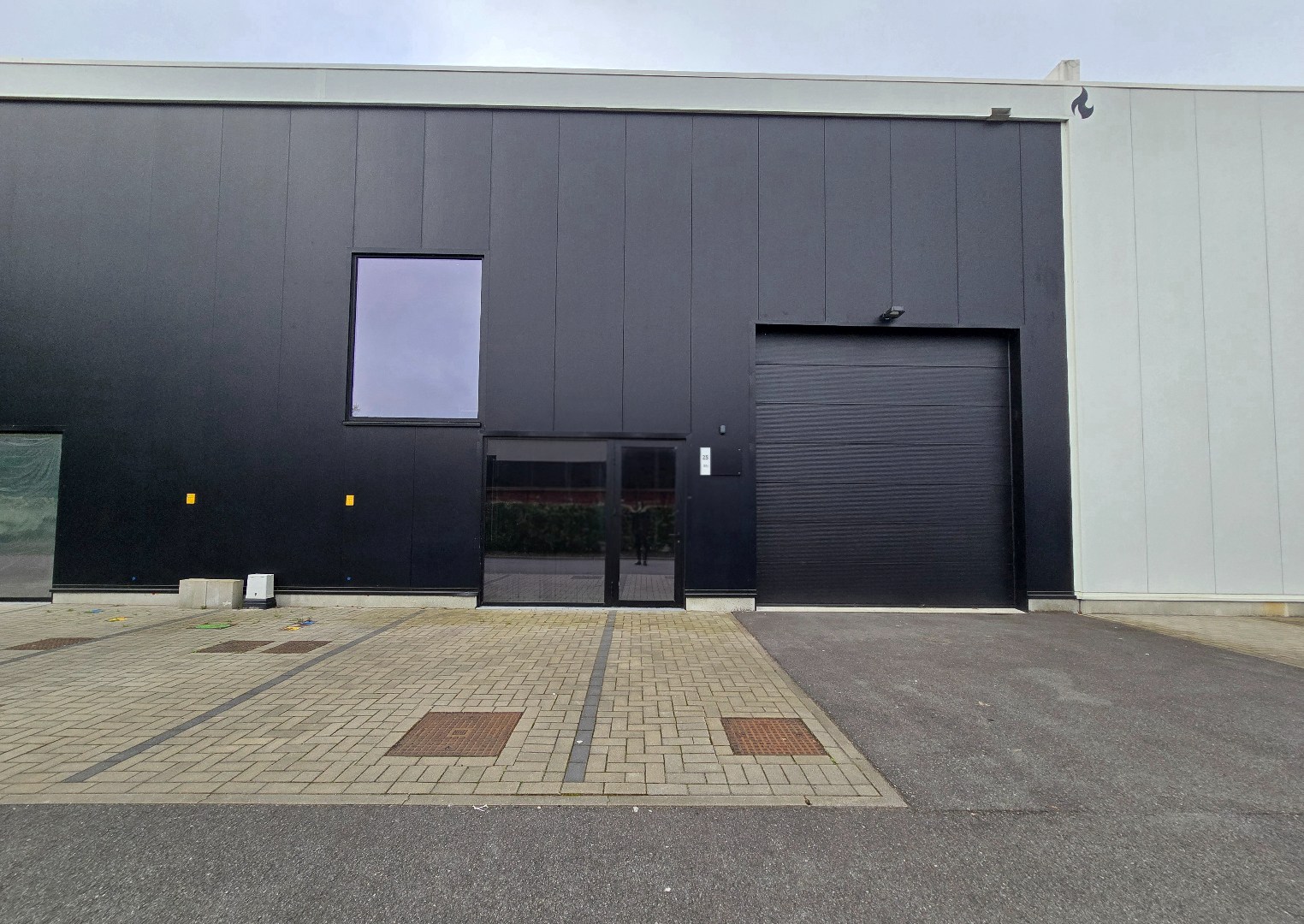 Recent magazijn, 216m², op industrieterrein 'Stadsheide', vlakbij Corda Campus - foto 2