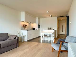 This recently renovated one bedroom apartment is located on the 2nd floor of the Long Beach II residence and offers impressive frontal sea views...