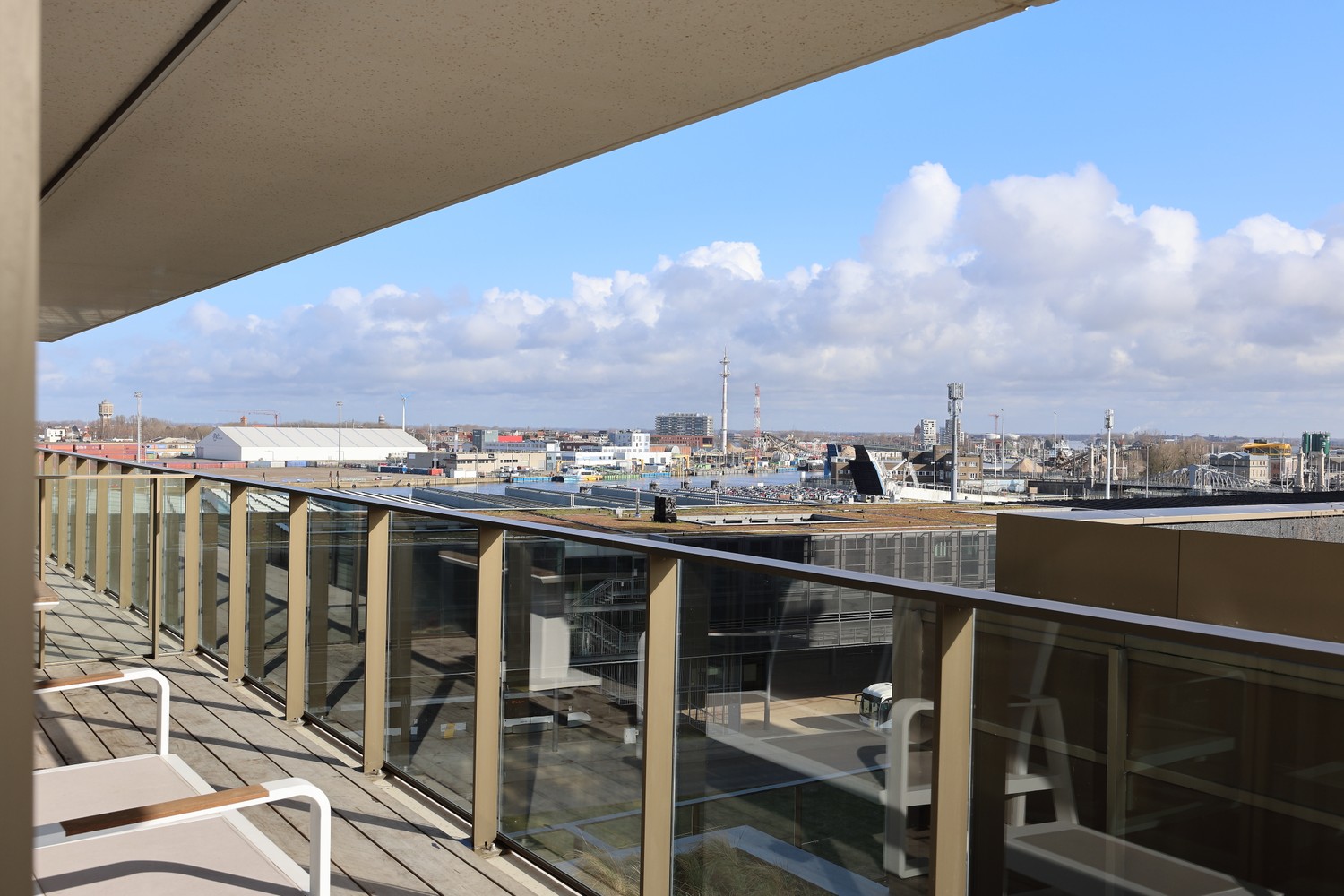 Nieuwbouwappartement in Sky Tower Oostende met 2 slaapkamers en zonneterras ! - foto 4