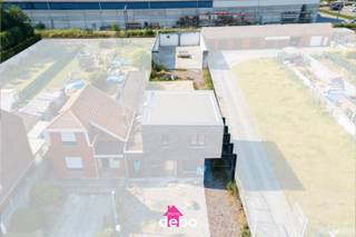 Op een zeer gunstige locatie vinden we deze magazijn(hangar).Het magazijn die nog afgewerkt moet worden heeft een oppervlakte van 240 vierkante...