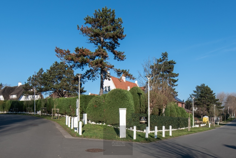 Grote villa op 1533m² gelegen centraal in de Simli-wijk te Nieuwpoort-Bad. - foto 3