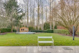Gelegen in het domein van Bouchout kan u deze op te frissen villa terugvinden op een perceel van 12,2 are. De woning is gelegen in alle...