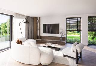 <p><u>Mogelijkheid tot aankoop aan verlaagd BTW-tarief (6%)!!!</u></p>
<br /><strong>MODERNE, ENERGIEZUINIGE HALFOPEN NIEUWBOUWWONING</strong> die uitblinkt in strak design, <strong>DUURZAAMHEID EN WOONCOMFORT</strong>. Deze moderne woning bevindt zich op een <strong>AANGENAAM PERCEEL VAN 571,5M²</strong> en geniet van een <strong>ZONNIGE, PERFECT GEORIËNTEERDE TUIN</strong>. Duurzaamheid staat centraal: met <strong>ZONNEPANELEN</strong>, <strong>WARMTEPOMP EN VLOERVERWARMING</strong> voldoet deze woning aan de strengste energienormen. Binnenin ervaart u meteen het <strong>ROYALE WOONVOLUME</strong> (168m²) , met een lichtrijke leefruimte dankzij de grote raampartijen die de woning voorzien van <strong>NATUURLIJK LICHT</strong>. De open leefruimte sluit naadloos aan op een hedendaagse keuken <strong>MET EILAND</strong>, ideaal voor gezellige familiemomenten of culinaire avonden. Daarnaast vindt u op het gelijkvloers een <strong>PRAKTISCHE BERGING/WASPLAATS</strong>. De bovenverdieping telt <strong>3 VOLWAARDIGE SLAAPKAMERS</strong> en een stijlvolle badkamer. Het exterieur biedt een <strong>ZICHT OP DE LANDELIJKE OMGEVING</strong> en nodigt uit tot ontspanning. Deze woningen hebben een <strong>VLOTTE VERBINDING NAAR ZOWEL BRAKEL ALS ZWALM</strong>. Ideaal voor gezinnen die op zoek zijn naar <strong>KWALITATIEF WONEN IN EEN GROENE, DOCH VLOT BEREIKBARE OMGEVING.</strong><br /><br />Adres: Heuvelgem te Brakel<br /><br />P-score: B, G-score: B