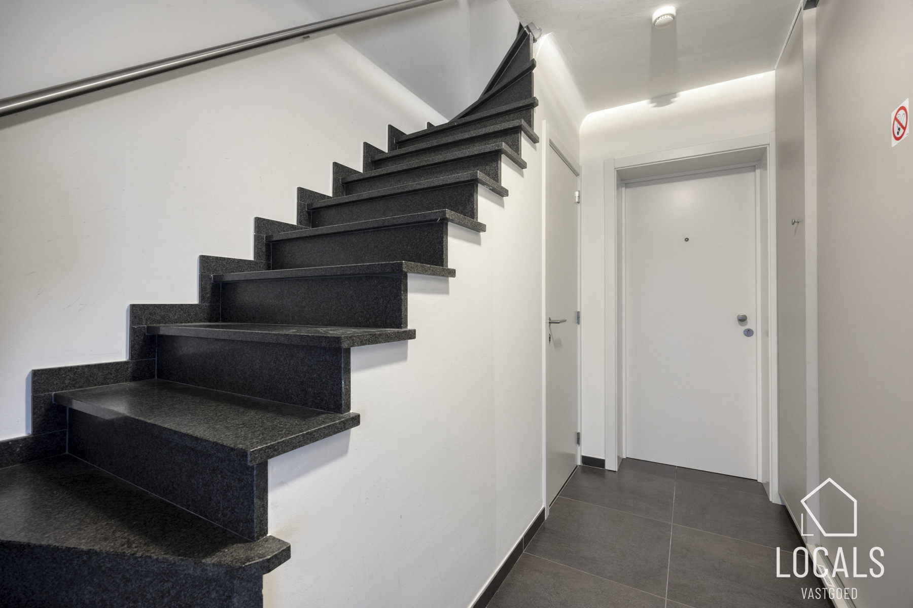 Stijlvol appartement met alle comfort nabij het station - foto 2