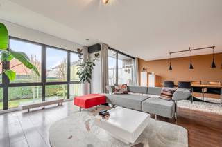 HEEL BIJZONDER  RUIM DUPLEXAPPARTEMENT, ZEER RUSTIGE LIGGING VLAKBIJ GROEN 155 m² BEWOONBARE OPPERVLAKTE !geen lift 1 ste verd .ruime inkomhal, zeer...