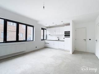 Laatse unit te koop! 4% rendementStap binnen in dit smaakvol afgewerkte appartement, gelegen in een klasse vol gerenoveerd gebouw op wandelafstand...