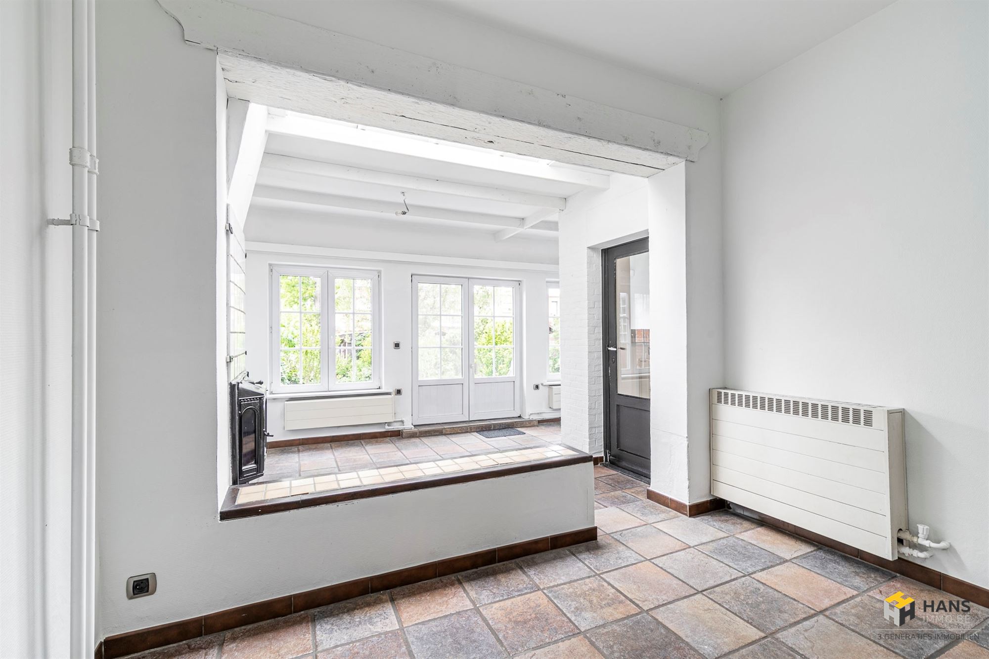 Maison à rénover (165m²) avec 5 chambres et jardin (112m²) à Merksem. - photo 4