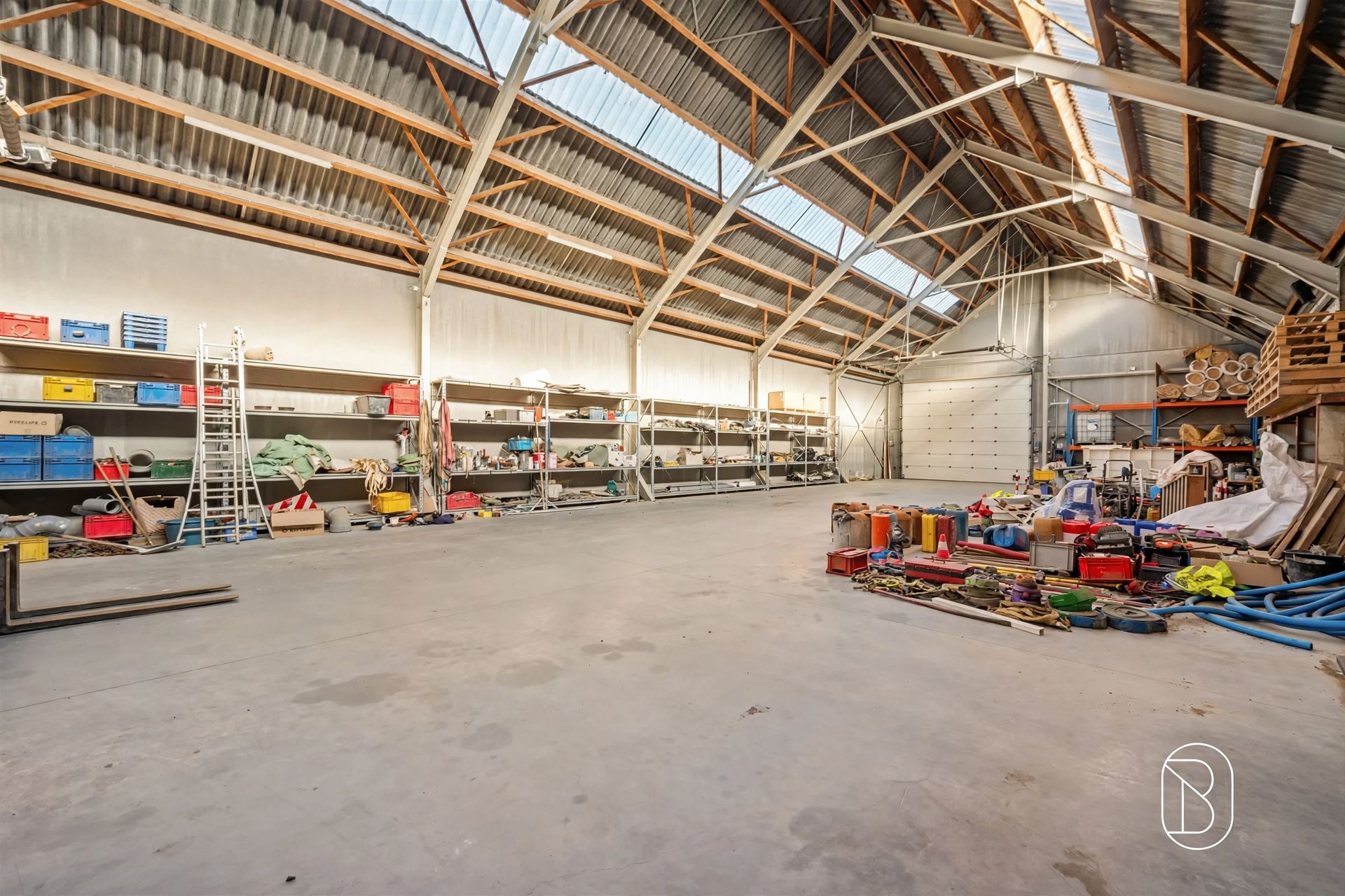 Recente woning met 2 loodsen en zwembad in Escanaffles - foto 5