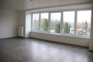 Cozy, beautiful, bright apartment a stone's throw from the City, close to public transportation.Book your appointment online at www.maximm.be -...