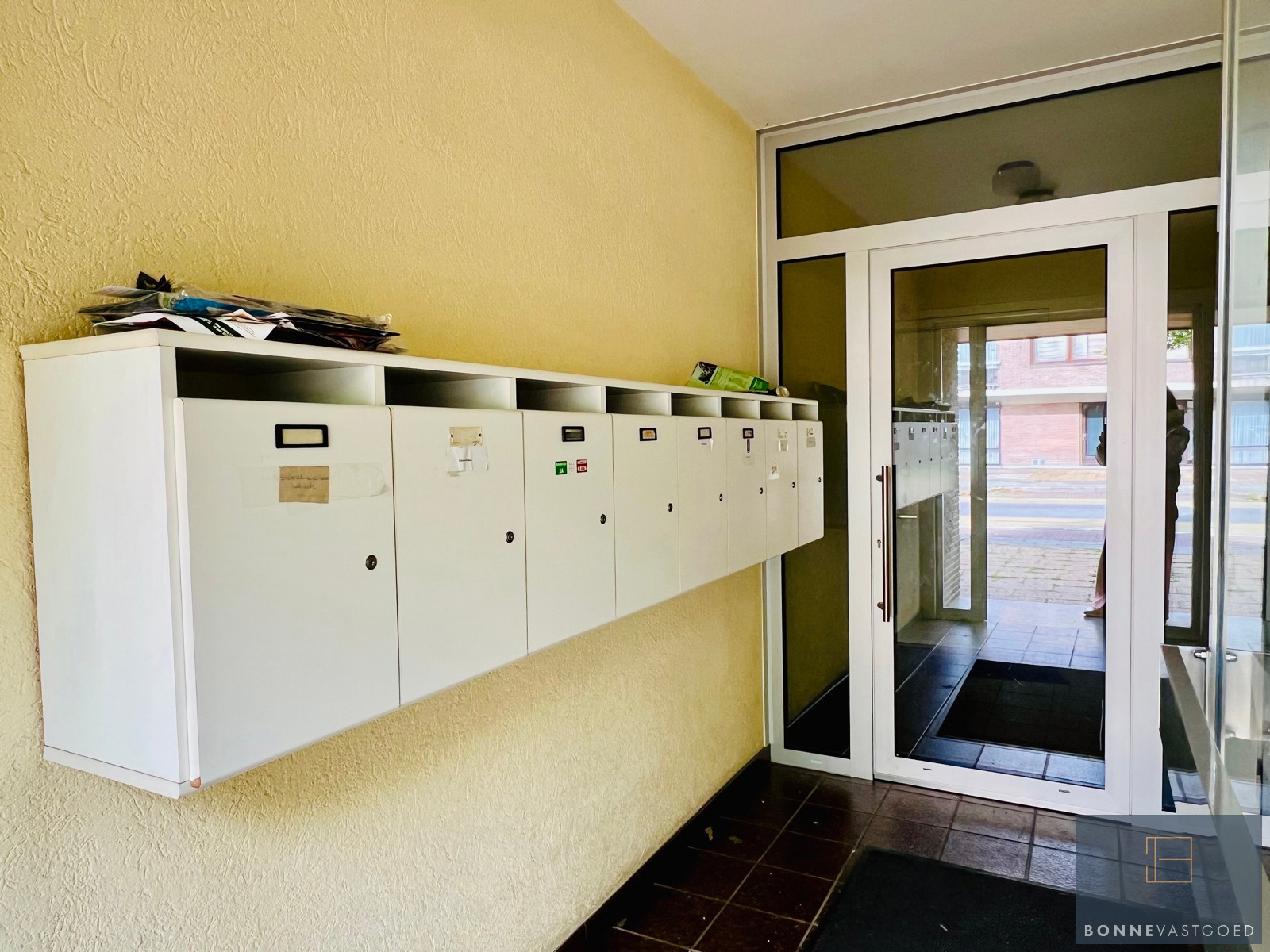 Volledig residentieel opbrengstgebouw met 8 woonentiteiten nabij Brugge - foto 4