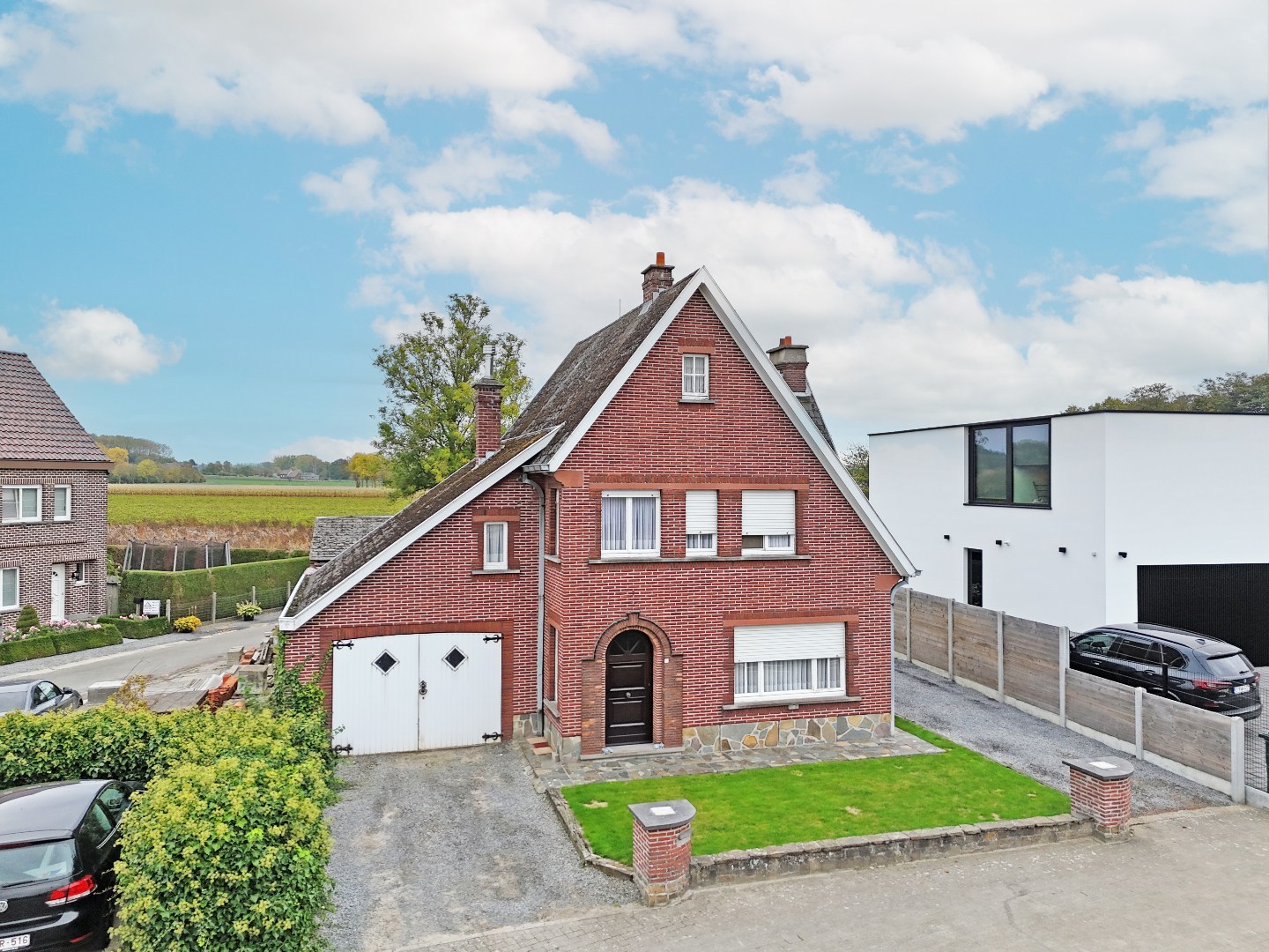 Ruime, solide jaren '50 woning met garage te Nederzwalm - foto 1