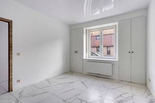 immo DAVID stelt voor: volledig gerenoveerde woonst met zuidgerichte tuin in DrogenbosDeze volledig gerenoveerde gesloten bebouwing verwelkomt u in...