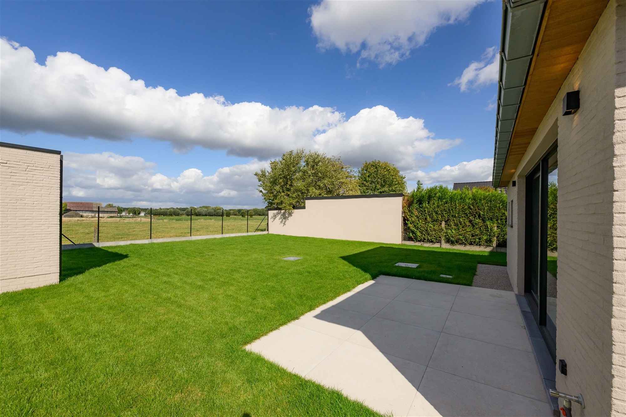Vrijstaande woning met 3 slaapkamers, garage en tuin - foto 5